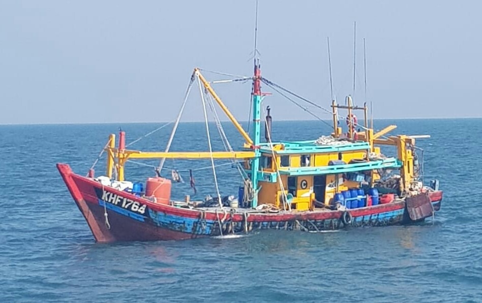 Dua Kapal Trawl Pencuri Ikan Asal Malaysia Berhasil Ditangkap