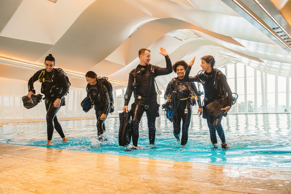Kolam Renang Diving Terdalam di Dunia Dibuka di Dubai