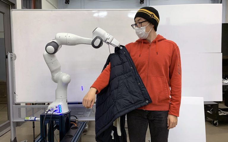 CEO Sony Akan Ciptakan Robot Pemenang Nobel