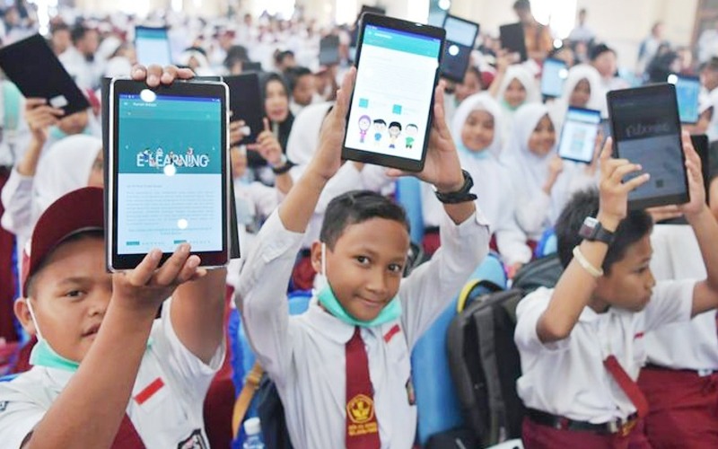 Nadiem Sebut Program Digitalisasi Sekolah Gunakan Produk Dalam Negeri