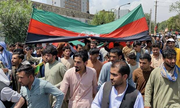 Kibarkan Bendera Nasional di Hari Kemerdekaan Afghanistan, 3 Orang Tewas Ditembak Taliban