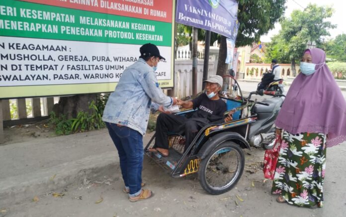 Peringati HUT Ke-76 RI, Pemuda Genres Bungah Gelar Bakti Sosial