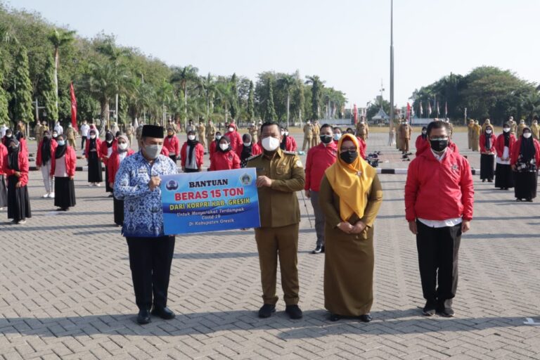 Bupati Gresik Terjunkan Ratusan Relawan Nakes Bantu Percepat Vaksinasi