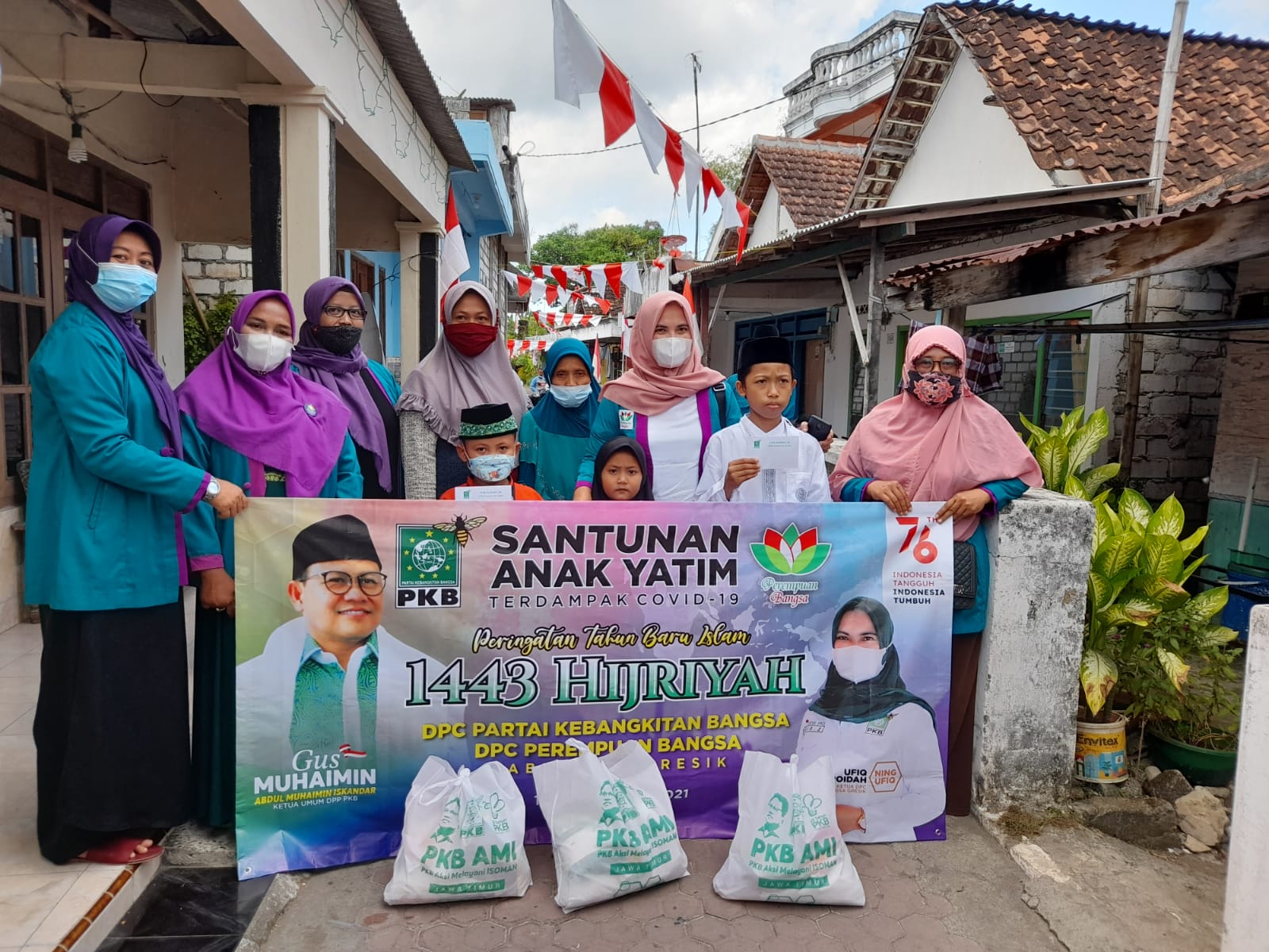 Turun Dapil, Legislator DPRD Jatim Ufiq Zuroida Santuni Anak Yatim Terdampak Covid-19 di Gresik