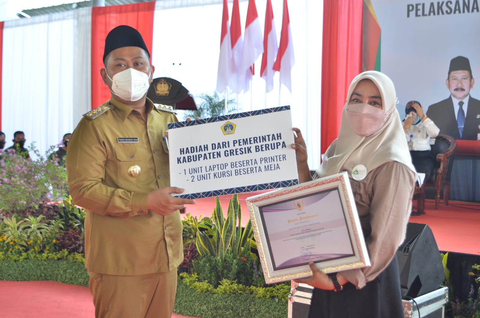 Langkah Nyata Siti Fitriah Kurangi Sampah Plastik Diapresiasi Bupati Gresik