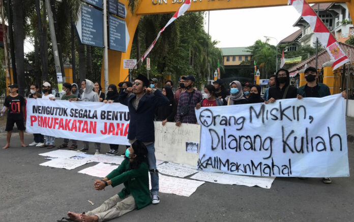 Demo Rektorat, Mahasiswa Nilai Sistem UKT UIN Sunan Kalijaga Yogyakarta Kacau