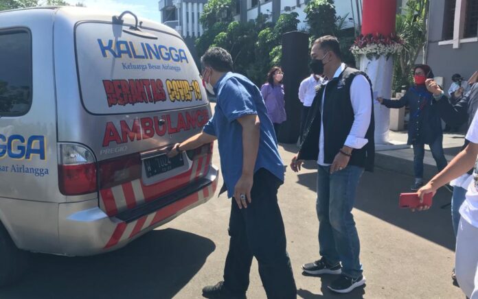 KALINGGA Serahkan Ambulan Hasil Saweran Kepada Walikota Surabaya