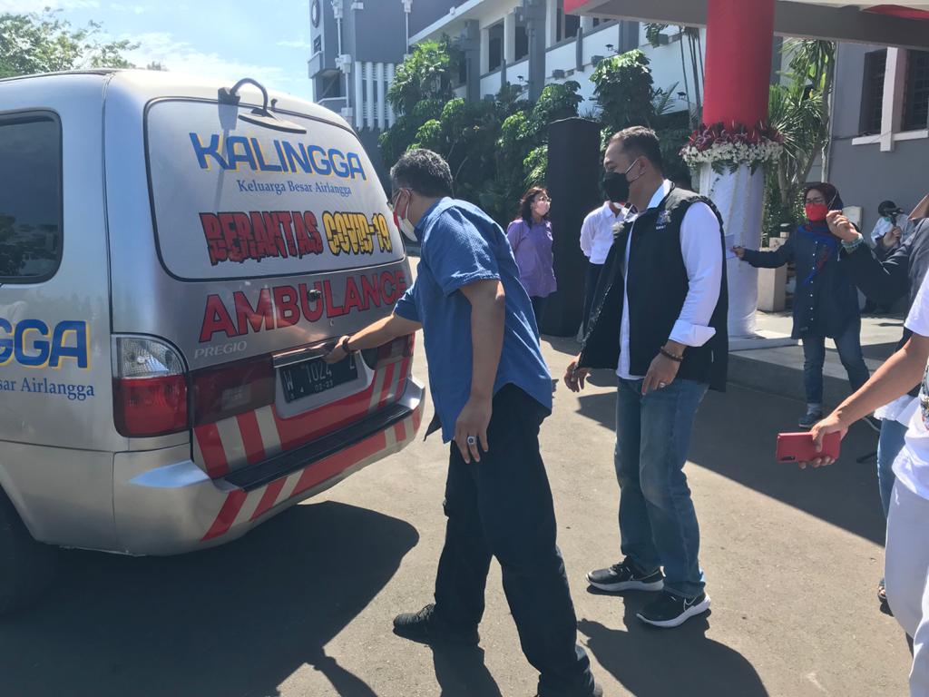 KALINGGA Serahkan Ambulan Hasil Saweran Kepada Walikota Surabaya