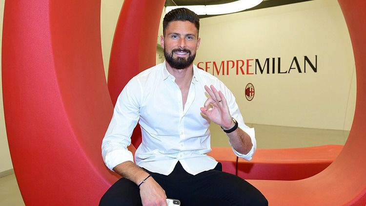 Oliver Giroud Targetkan Milan Juara Serie A Italia