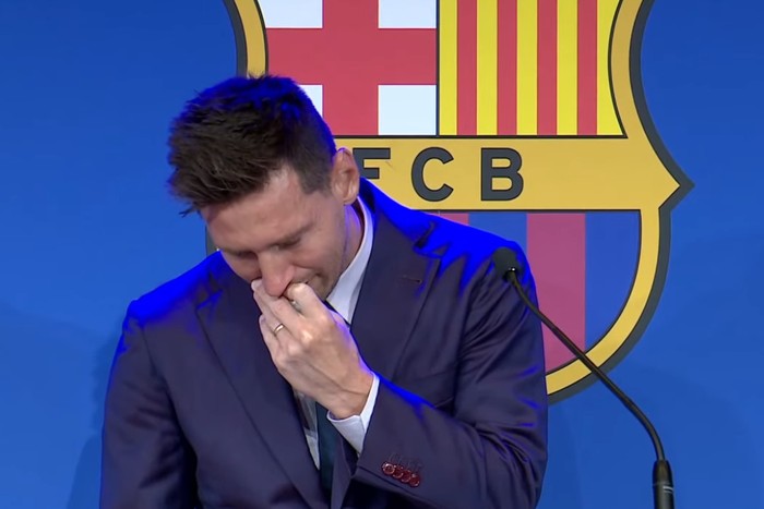 Sambil Menangis di Pidato Terakhirnya, Messi Tegaskan Ingin Bertahan di Barcelona
