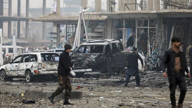Ledakan Bom di Kabul: Puluhan Warga Sipil dan Belasan Personel AS Tewas