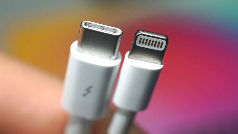 UE akan Terapkan Penggunaan 1 Charger untuk Semua HP, Apple Menolak