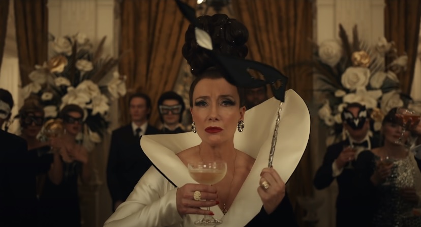 Review Film “Cruella”: Rahasia Apa yang Disimpan Baroness?