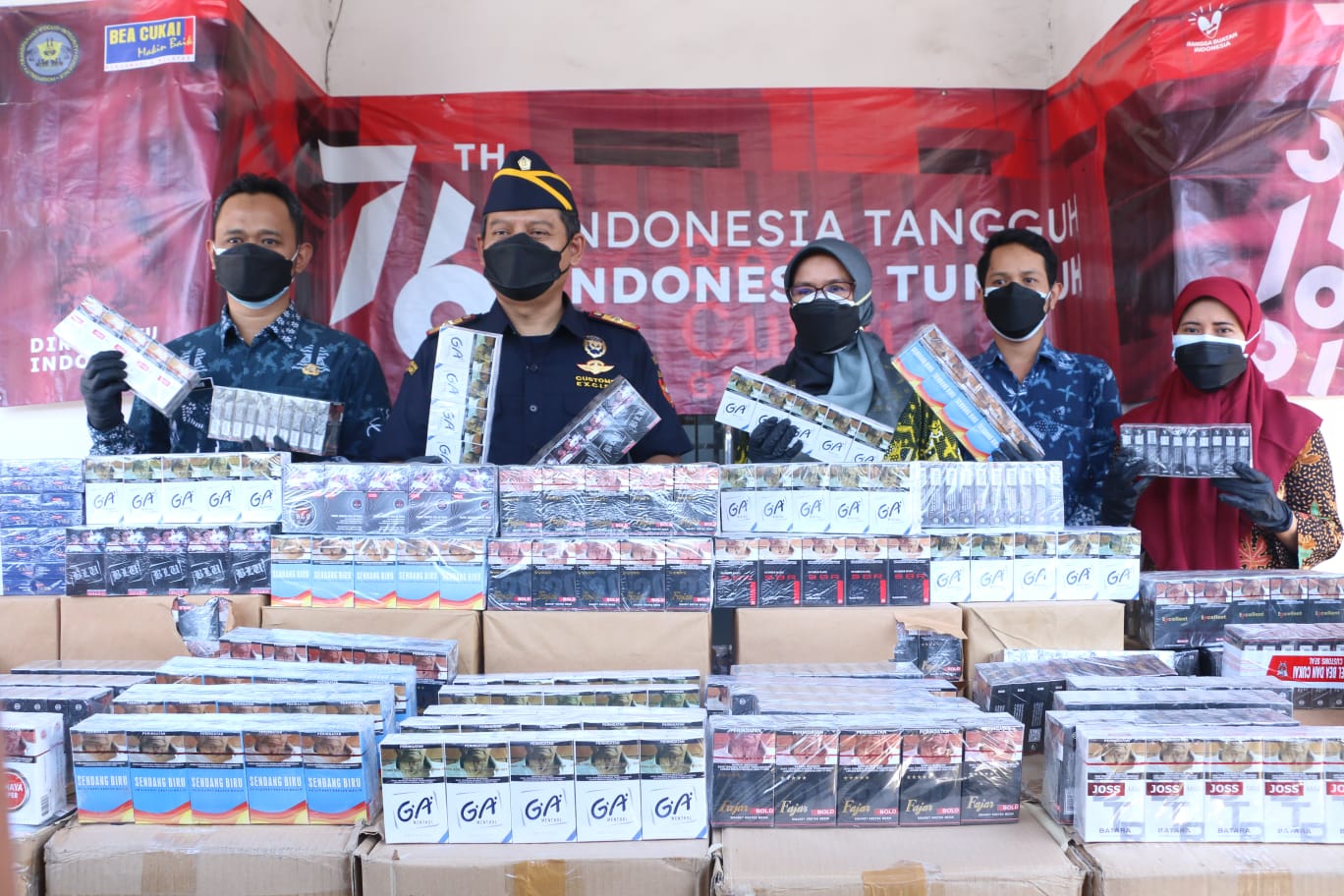 Bea Cukai Gresik Musnahkan Ratusan Ribu Batang Rokok Ilegal