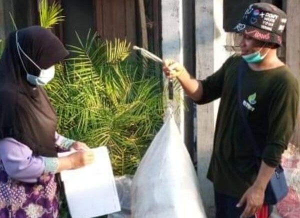 Inovasi Pemdes Sekapuk Gresik, Warga Bisa Tukar Sampah Jadi Emas