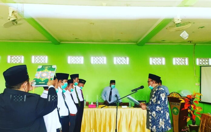 Resmi Dilantik, Yasin Hanafi Jabat Pimpinan Baru Yayasan Sunan Giri Menganti Gresik