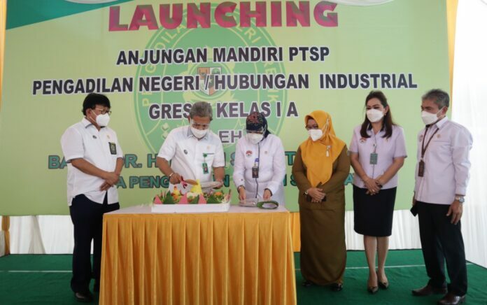 Permudah Layanan Peradilan, PN Gresik Hadirkan Anjungan Mandiri Pelayanan PTSP