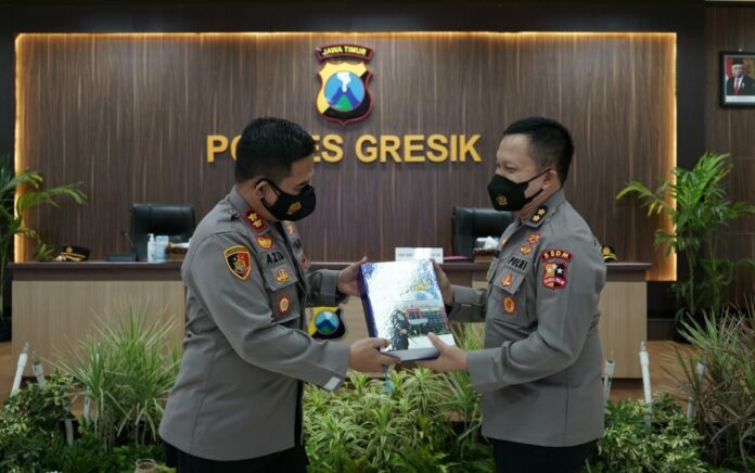 Pucuk Pimpinan Berganti, AKBP Muchamad Nur Azis Resmi Jabat Kapolres Gresik