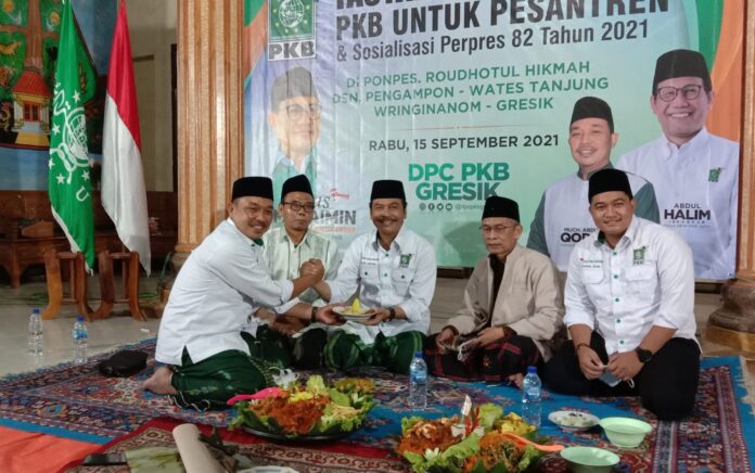 Sambut Pengesahan Perpres Dana Abadi Pesantren, PKB Gresik dan Pengasuh Ponpes Adakan Tasyakuran