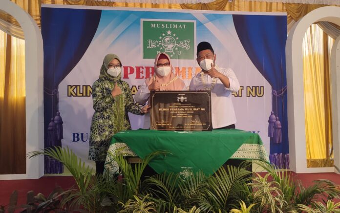 Tandatangani Prasasti, Bupati dan Wabup Gresik Resmikan Klinik Pratama Muslimat NU Bungah