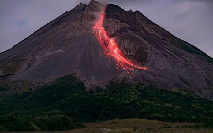 Gunung Merapi Kembali Alami Guguran Lava