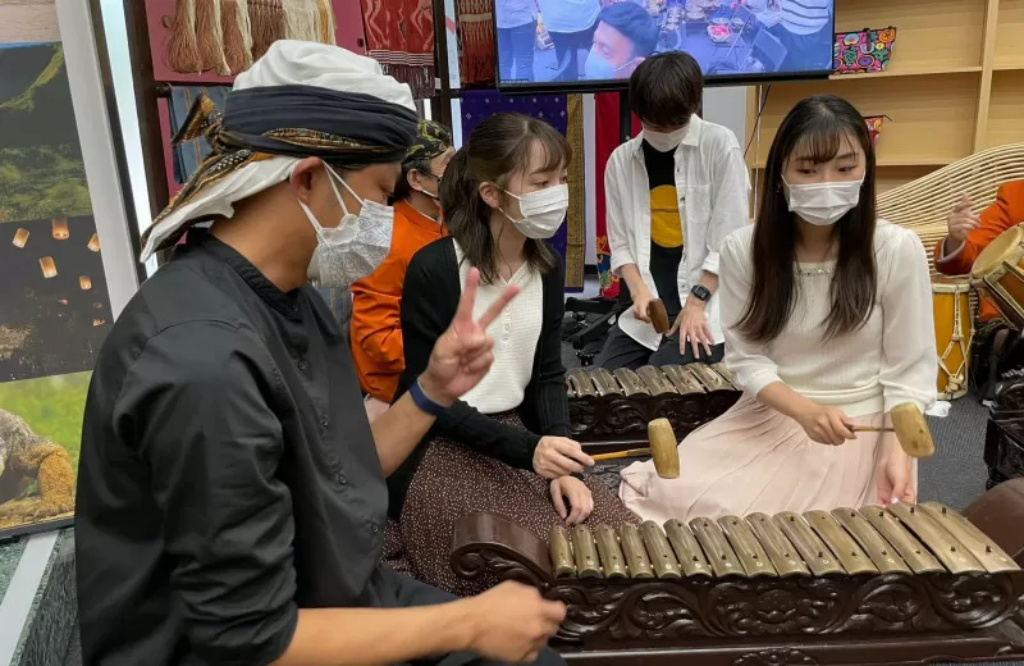 Mahasiswa Jepang Pelajari Budaya Sunda di "Indonesia Day"