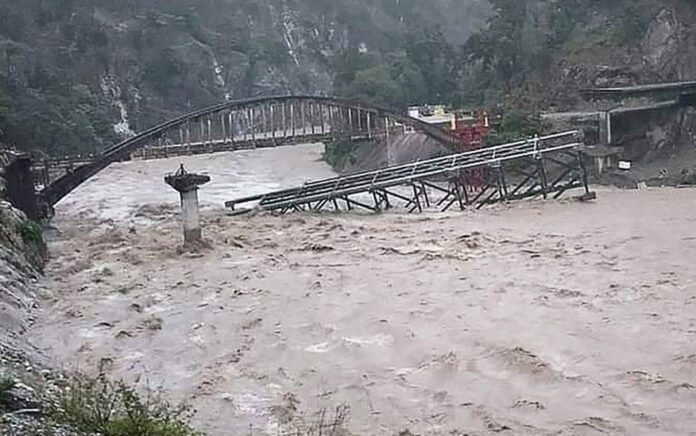 Banjir Bandang di Himalaya Tewaskan 46 Orang