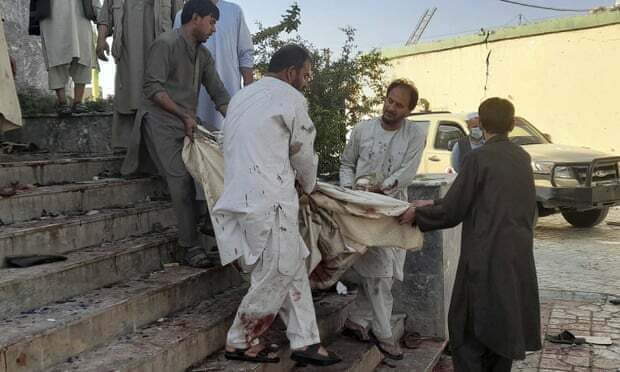 Afghanistan: Serangan Bom Bunuh Diri Targetkan Masjid Syiah, Menewaskan 100 Jemaah