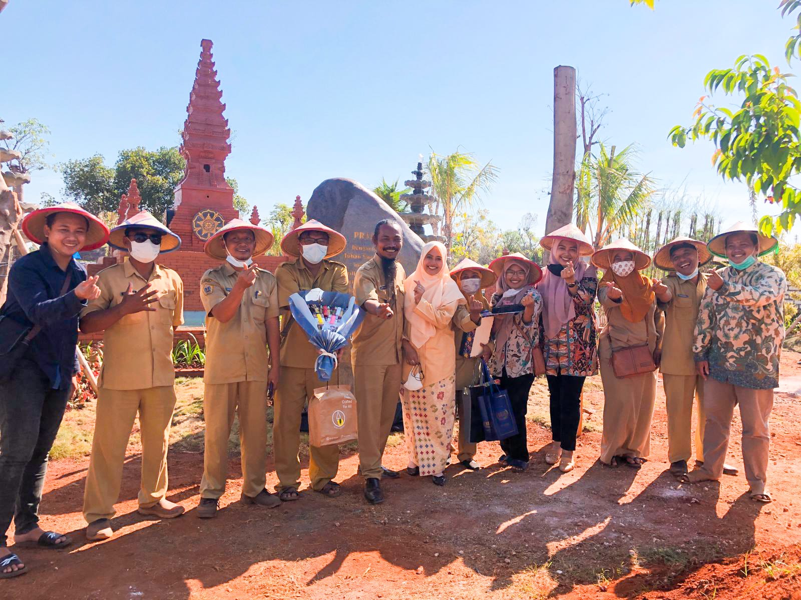 Monumen Ratu Agro Kebun Pak Inggih, Destinasi Wisata Baru di Sekapuk Gresik