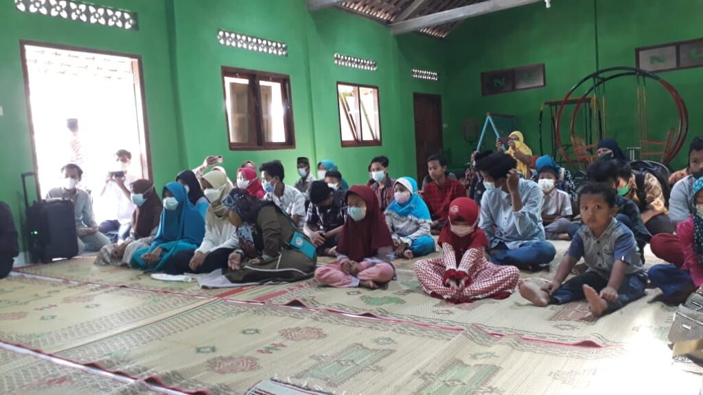 Peduli Dampak COVID, LKK PCNU Sleman Santuni Yatim Piatu