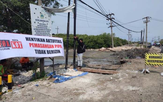 Aktivis Forkot Desak Putus Kerjasama Kontraktor Pipanisasi Perumda Giri Tirta Gresik