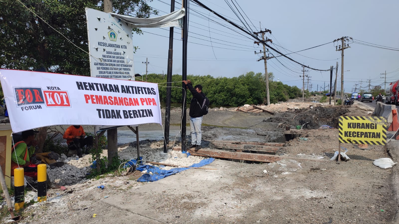 Aktivis Forkot Desak Putus Kerjasama Kontraktor Pipanisasi Perumda Giri Tirta Gresik