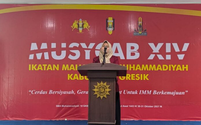 Dina Auliyah Nahkoda Baru IMM Gresik 2021-2022