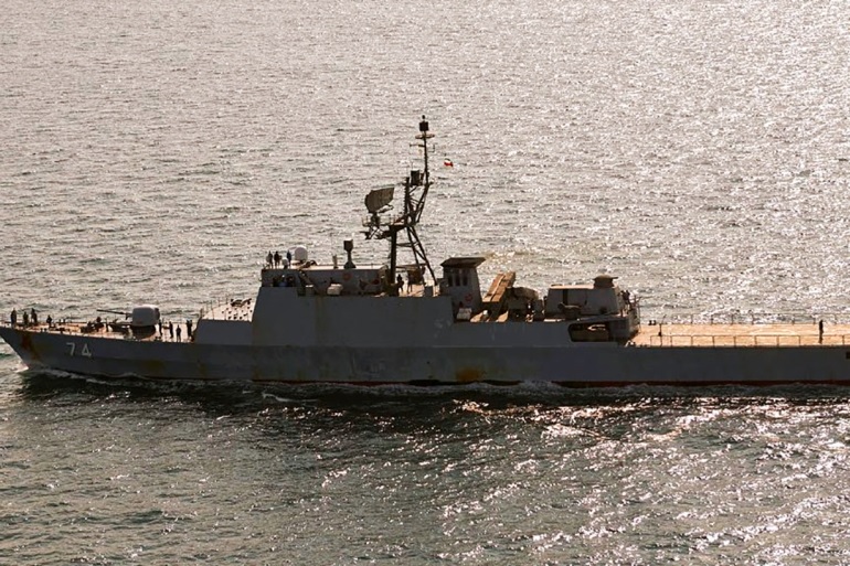 Kapal Perang Iran Menghalau Serangan Bajak Laut di Teluk Aden. Foto: AP.