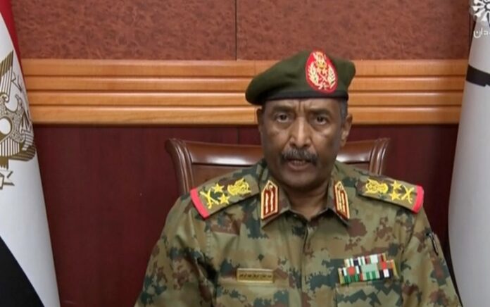 – Pemimpin militer Sudan bubarkan Dewan Kedaulatan dan darurat militer diberlakukan di tengah usaha transisi menuju negara demokrasi. Foto: AFP.
