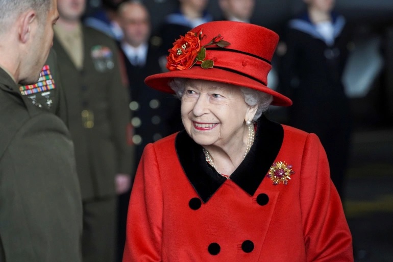 Ratu Inggris Elizabeth memutuskan batal hadir di COP26 atas saran medis. Foto: Reuters.
