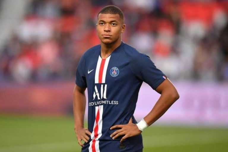 PSG Yakin Mbappe Bisa Dipertahanklan