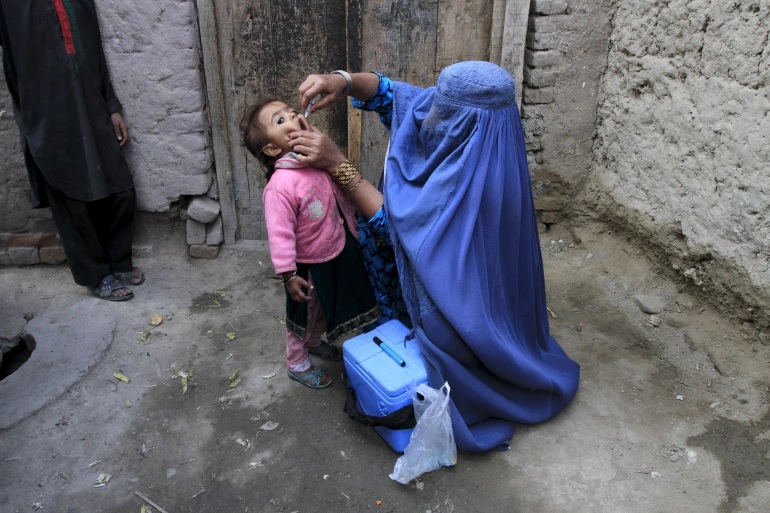 Taliban akan memulai vaksinasi polio dari rumah ke rumah pada bulan depan. Foto: Reuters.