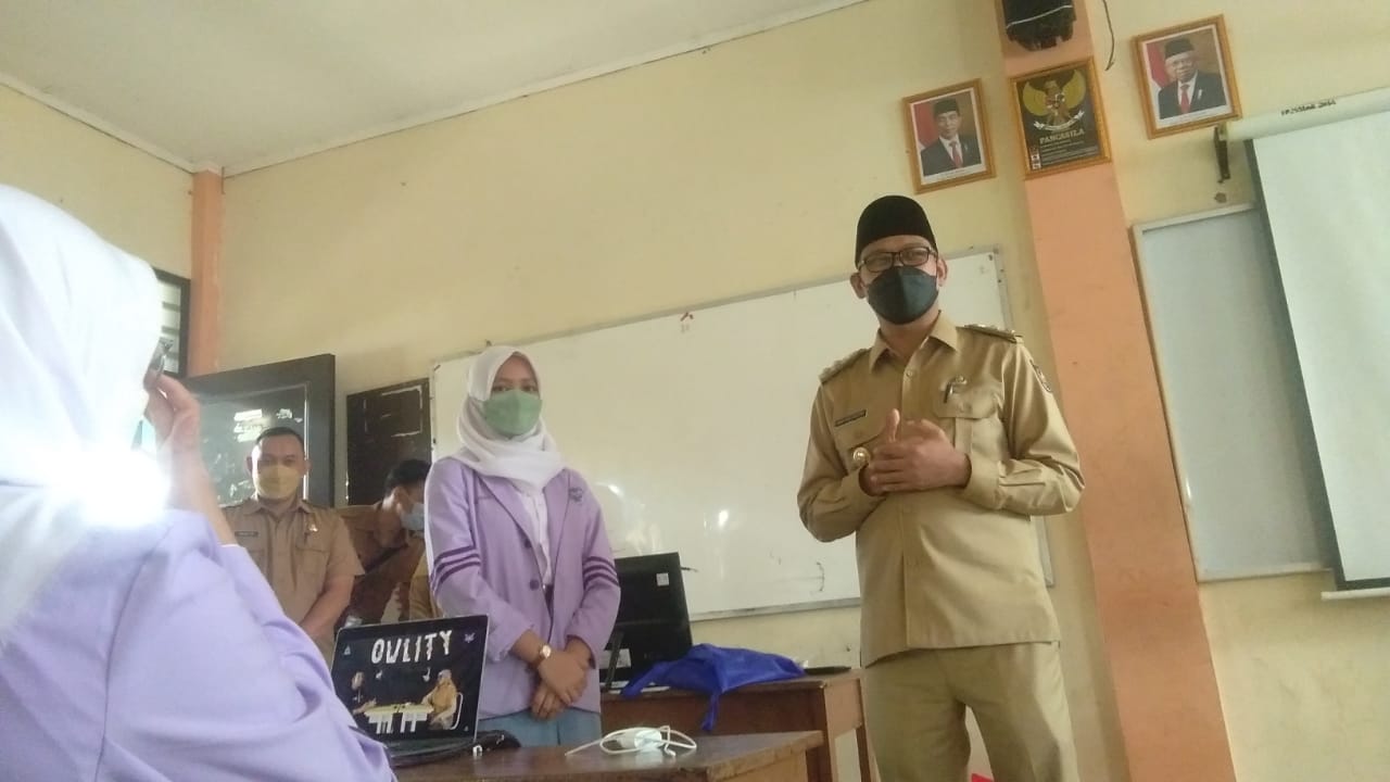 Tinjau PTMT, Wakil Wali Kota Depok Nilai Tak Ada Kendala Tinjau PTMT, Wakil Wali Kota Depok Nilai Tak Ada Kendala
