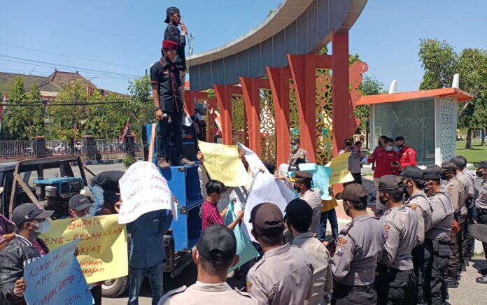 KOMPAK Minta Pengadaan Mobil Dinas Bupati Sumenep Dibatalkan