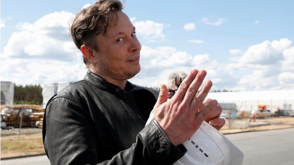 Jajak Pendapat di Twitter Mendesak Elon Musk Menjual 10% Sahamnya di Tesla