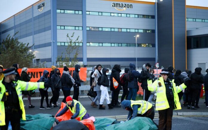 Black Friday: Demonstran Kepung Gedung Amazon di Inggris, AS dan Eropa