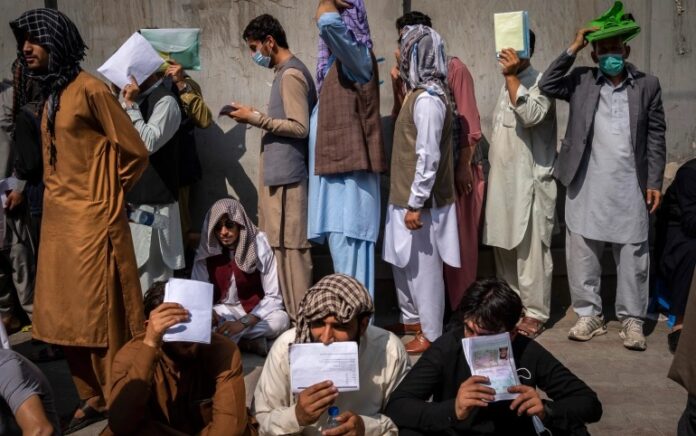 Iran dan Pakistan bersama-sama menampung sekitar 90 persen dari lima juta warga Afghanistan yang mengungsi di luar negara mereka. Foto: AP.