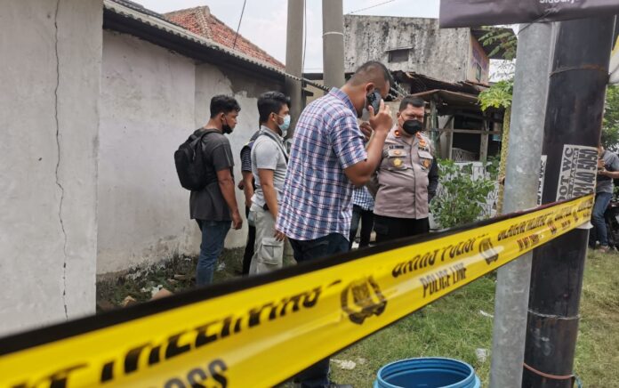 Guru TK di Gresik Tewas Bersimbah Darah, Sang Anak Kritis Penuh Luka