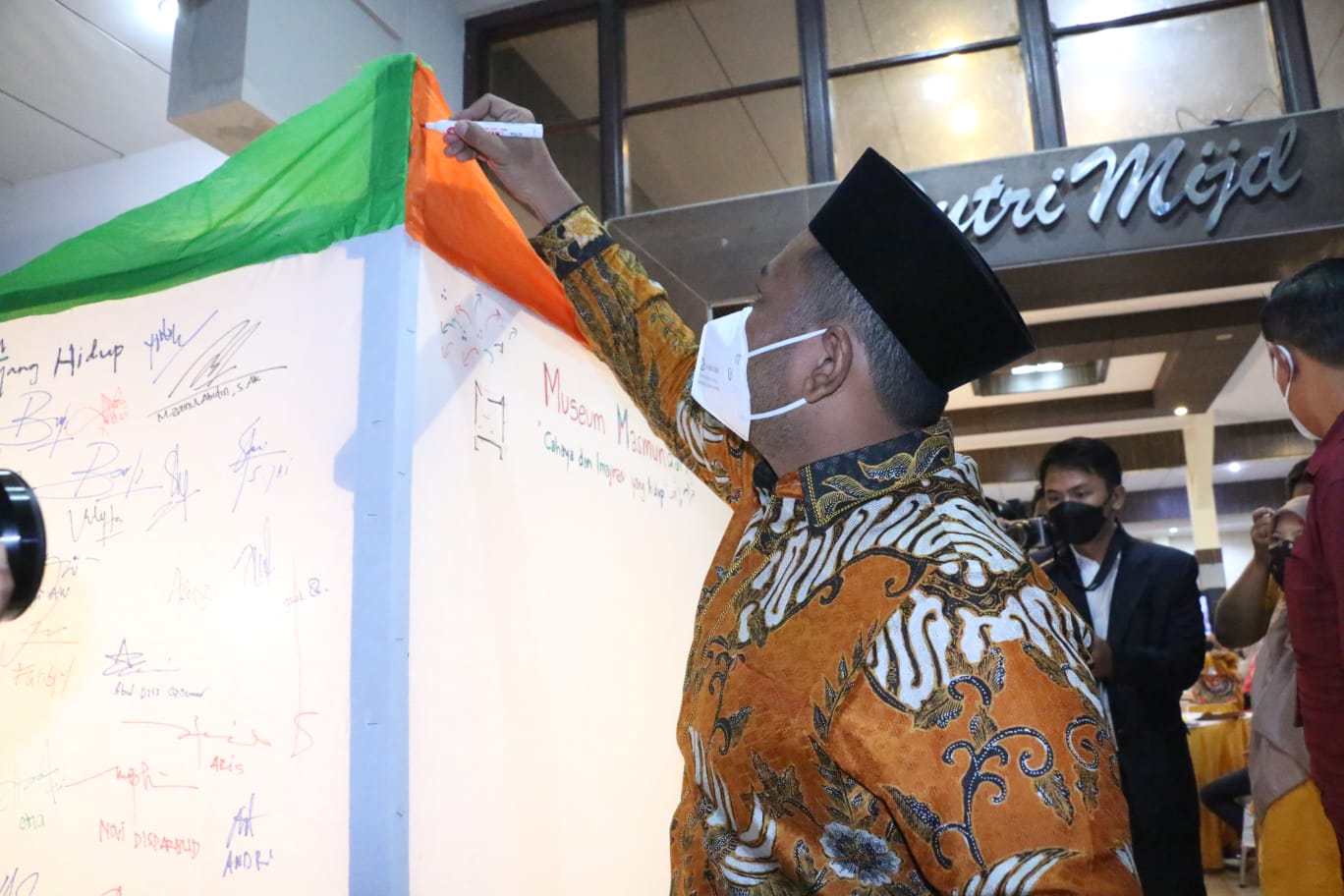 Menengok Museum Masmundari, Tampilkan Seni Lukis Damar Kurung