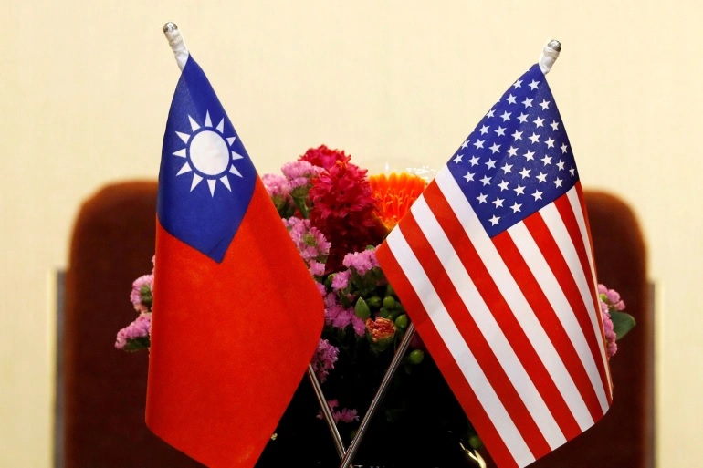 Bendera Taiwan dan AS. Foto: Reuters.