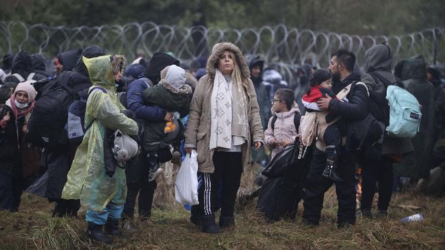 Rusia Siap Menangani Krisis Migran di Perbatasan Belarusia-Polandia