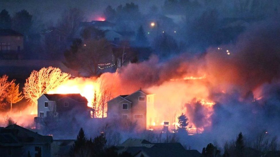 Kebakaran di Colorado: Puluhan Ribu Orang Dievakuasi dan Ratusan Rumah Hancur