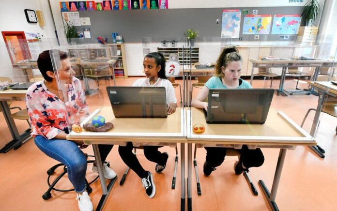 Anak sekolah Belanda. Foto: Reuters.