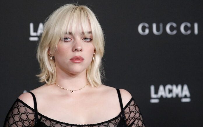 Penyanyi Billie Eilish berpose di LACMA Art+Film Gala di Los Angeles, California, AS 6 November 2021. Foto: Reuters.